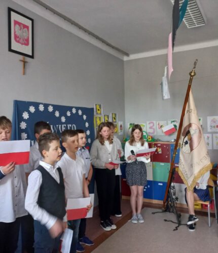 Uroczystości szkolne z okazji Święta Konstytucji 3 Maja